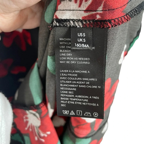 NWOT Urban Outfitters Michelle Plunging Floral Mini Dress Black/Red/Green Size S - Picture 12 of 17